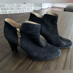 Adrienne Vittadini “Thurston” suede ankle booties; black (size 7.5) - needs TLC